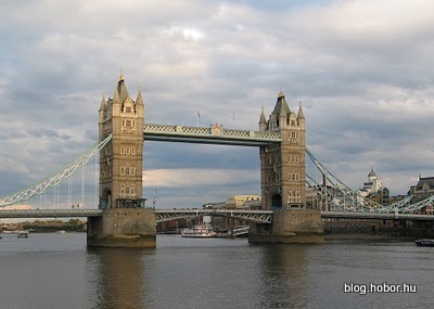 Tower Bridge, LONDON, UK